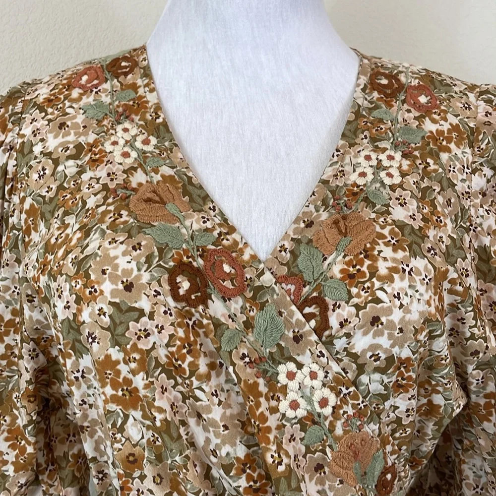 NWT Mi Golondrina brown floral wrap maxi dress with ruffle sleeves size large - Picture 3 of 13